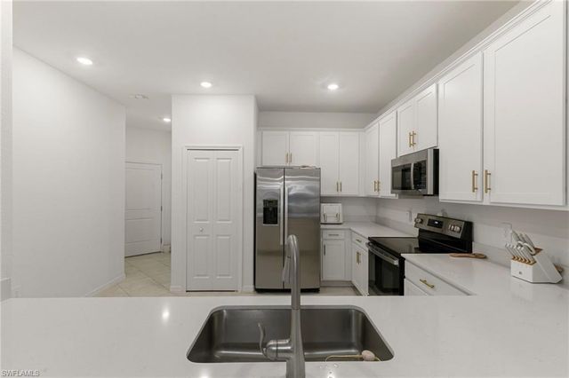 2207 Dragonfruit WAY, Naples, FL 34120