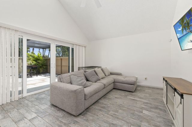 1100 SE Mitchell Ave Apt 204, Port St Lucie, FL 34952