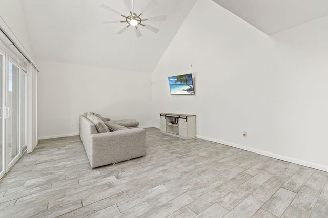 1100 SE Mitchell Ave Apt 204, Port St Lucie, FL 34952