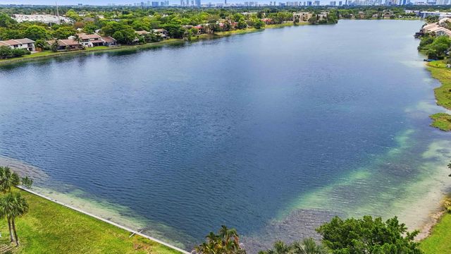 661 NE 195th Street 310, Miami, FL 33179