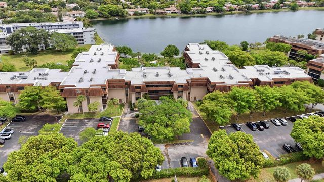 661 NE 195th Street 310, Miami, FL 33179