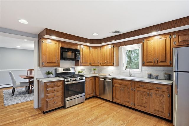 1015 Johnson, North Andover, MA 01845