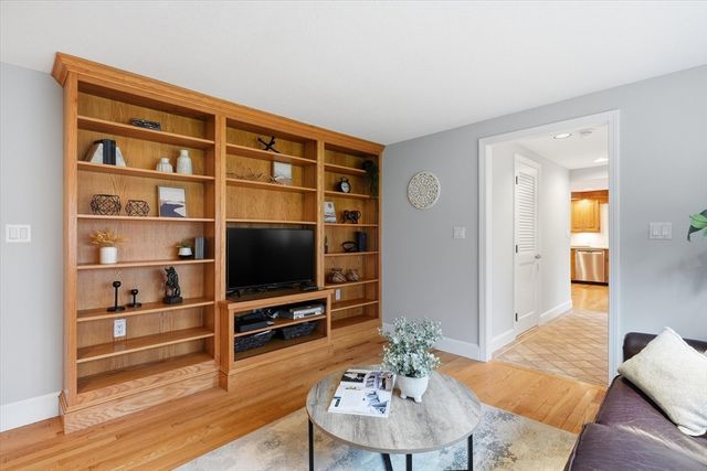 1015 Johnson, North Andover, MA 01845