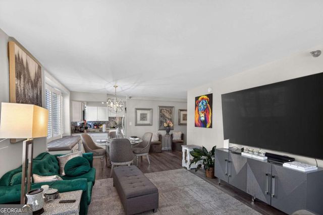 2479 Peachtree Road NE 214, Atlanta, GA 30305