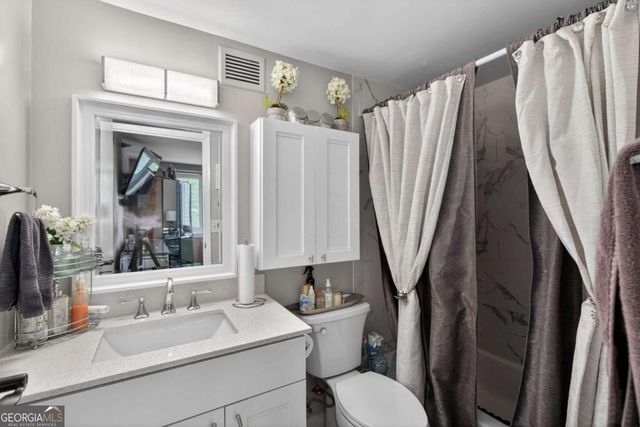 2479 Peachtree Road NE 214, Atlanta, GA 30305