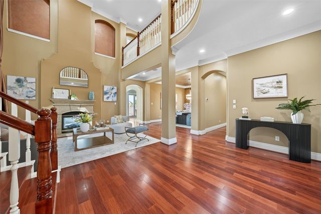 5934 Stratford Gardens Drive, Sugar Land, TX 77479