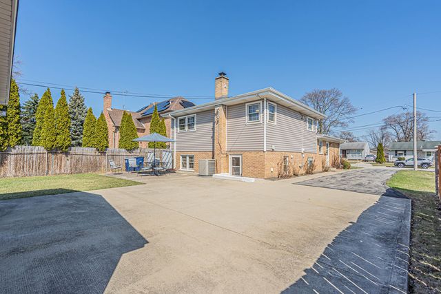 2054 Birch Street, Des Plaines, IL 60018