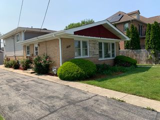 2054 Birch Street, Des Plaines, IL 60018