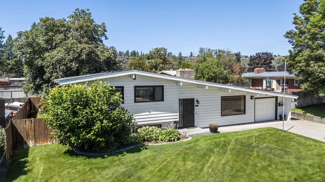 7017 N Post St, Spokane, WA 99208