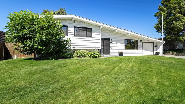 7017 N Post St, Spokane, WA 99208