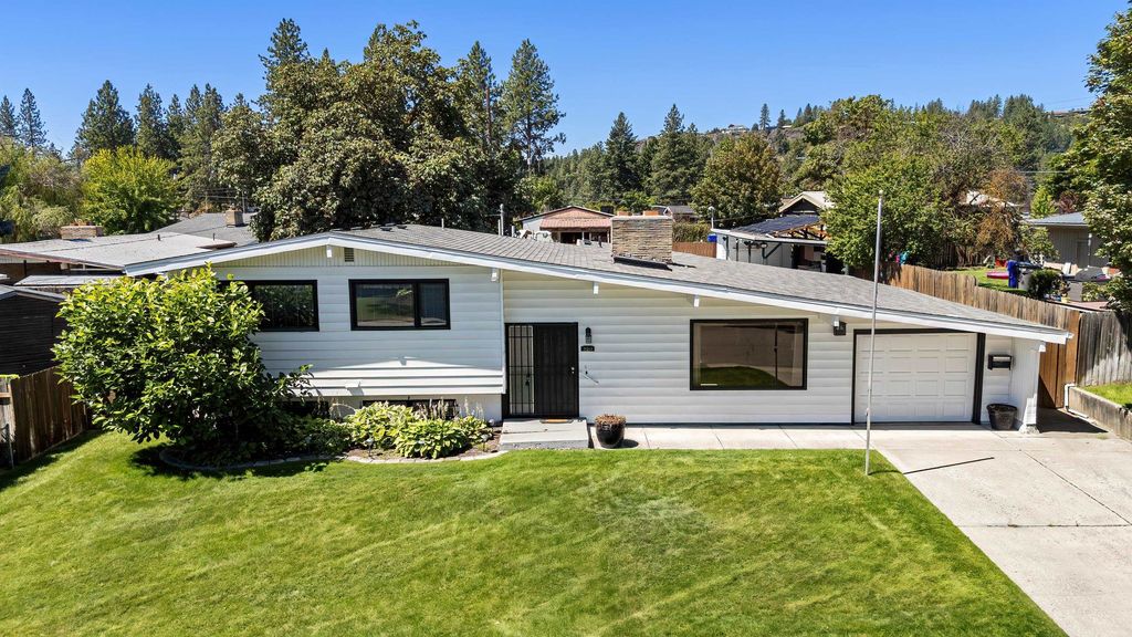 7017 N Post St, Spokane, WA 99208