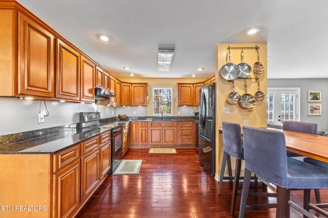 1221 Live Oak Circle, Knoxville, TN 37932