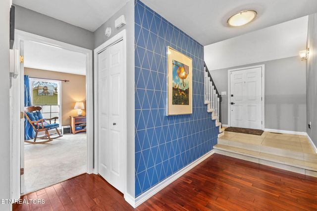 1221 Live Oak Circle, Knoxville, TN 37932