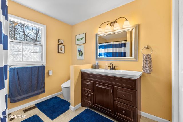 1221 Live Oak Circle, Knoxville, TN 37932