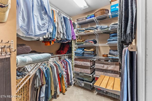 1221 Live Oak Circle, Knoxville, TN 37932