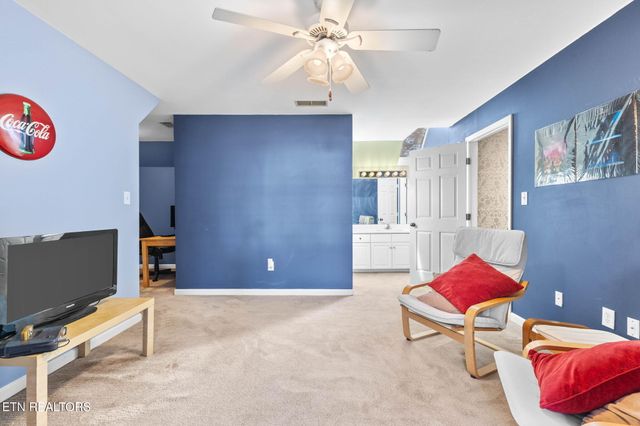 1221 Live Oak Circle, Knoxville, TN 37932