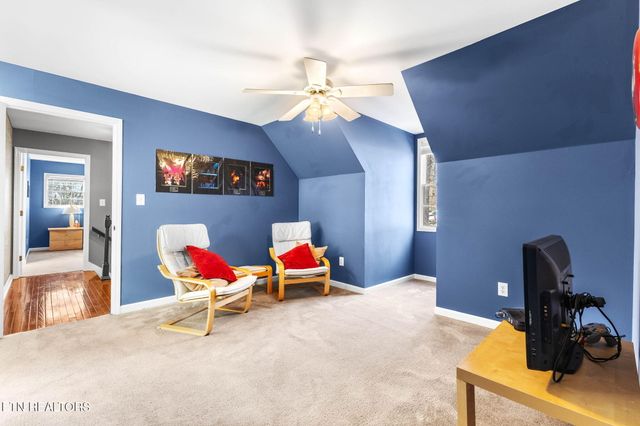 1221 Live Oak Circle, Knoxville, TN 37932