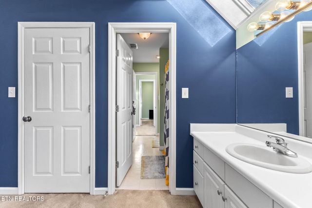 1221 Live Oak Circle, Knoxville, TN 37932