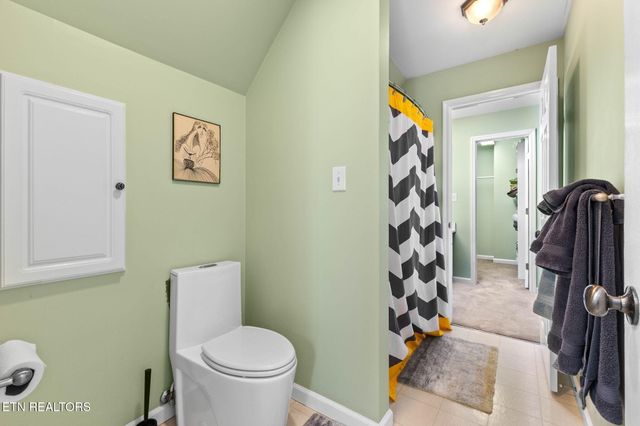 1221 Live Oak Circle, Knoxville, TN 37932