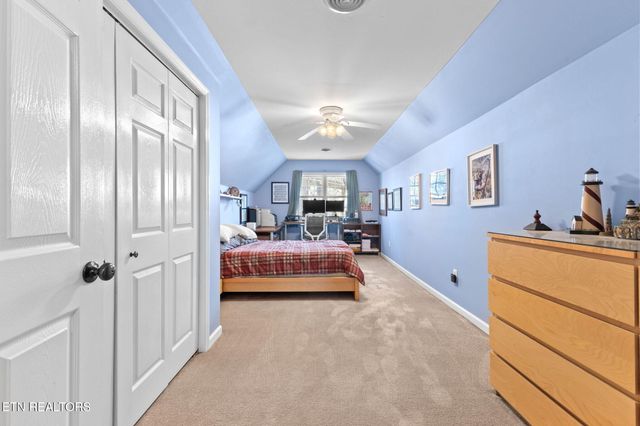 1221 Live Oak Circle, Knoxville, TN 37932