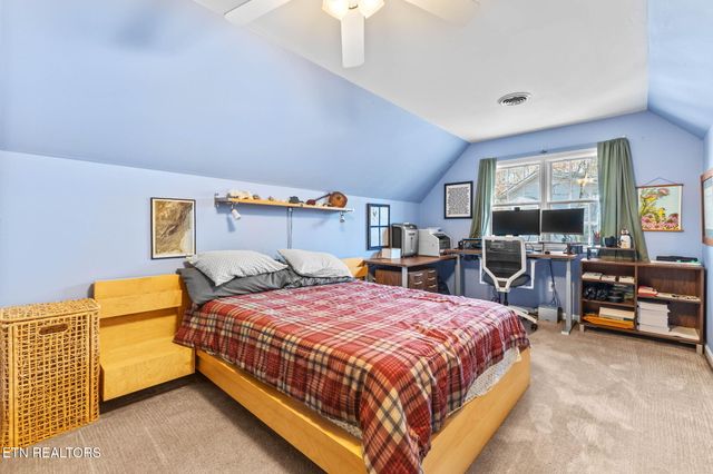 1221 Live Oak Circle, Knoxville, TN 37932