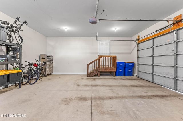 1221 Live Oak Circle, Knoxville, TN 37932