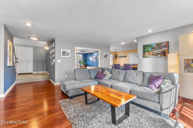 1221 Live Oak Circle, Knoxville, TN 37932