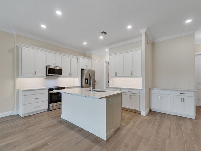 1805 Bridgepointe Circle 3, Vero Beach, FL 32967