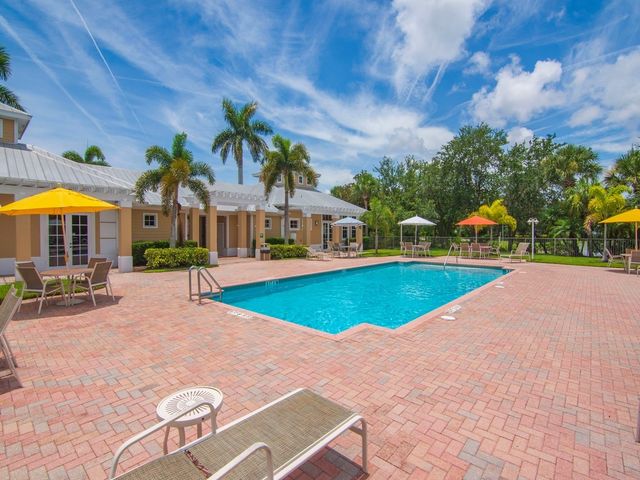 1805 Bridgepointe Circle 3, Vero Beach, FL 32967