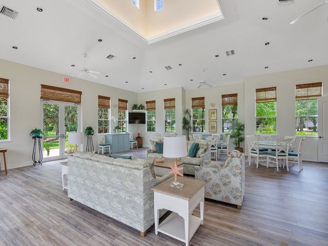 1805 Bridgepointe Circle 3, Vero Beach, FL 32967