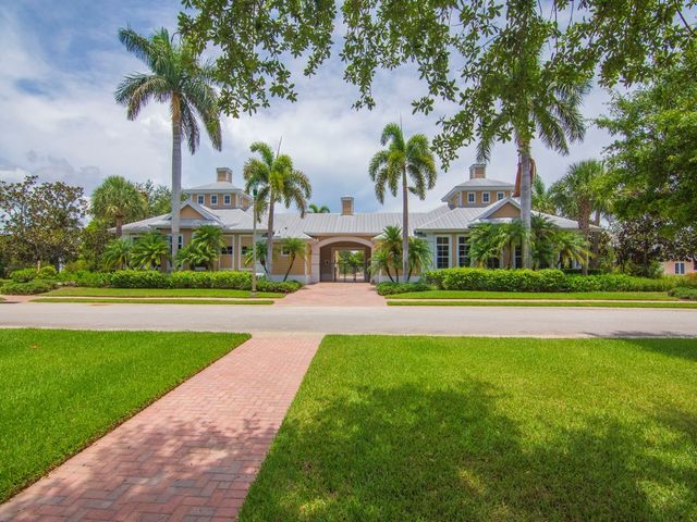 1805 Bridgepointe Circle 3, Vero Beach, FL 32967