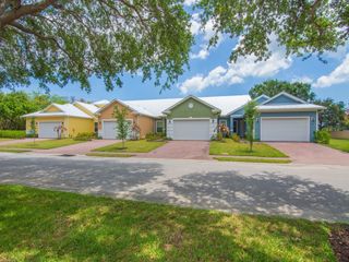 1805 Bridgepointe Circle 3, Vero Beach, FL 32967
