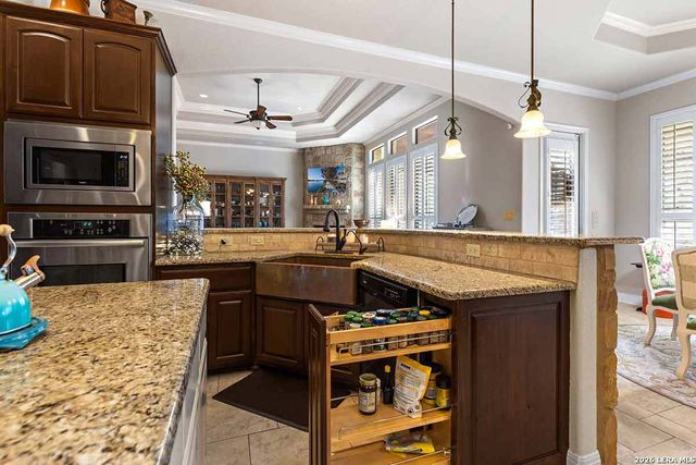 148 Copper Ridge, La Vernia, TX 78121