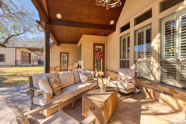 148 Copper Ridge, La Vernia, TX 78121