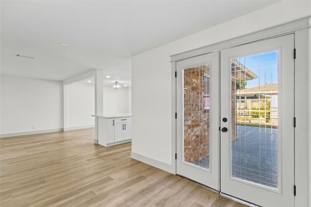 855 Silverpines Road, Houston, TX 77062
