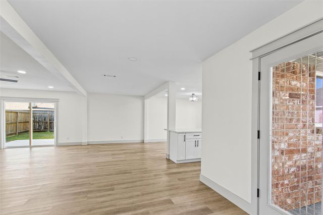 855 Silverpines Road, Houston, TX 77062