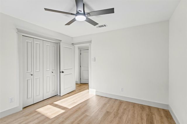 855 Silverpines Road, Houston, TX 77062
