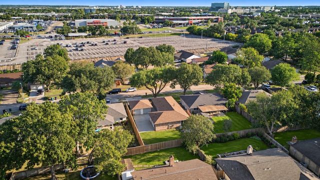 855 Silverpines Road, Houston, TX 77062