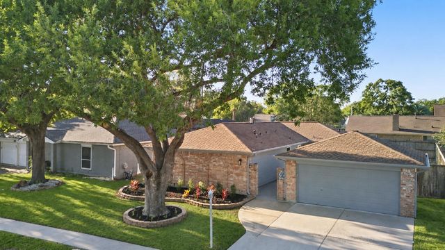 855 Silverpines Road, Houston, TX 77062