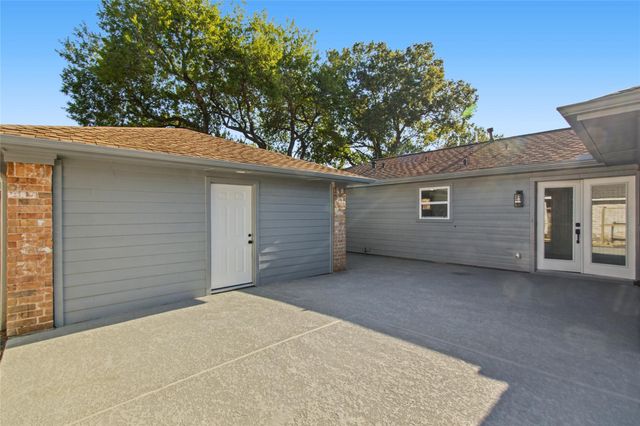 855 Silverpines Road, Houston, TX 77062