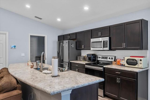 910 BLUE TIDE LANE, Lakeland, FL 33809