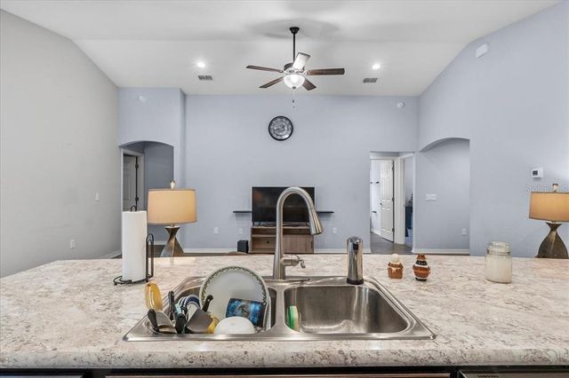 910 BLUE TIDE LANE, Lakeland, FL 33809