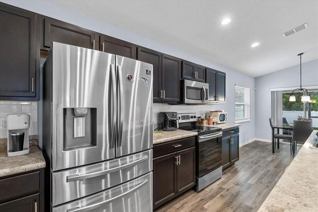 910 BLUE TIDE LANE, Lakeland, FL 33809