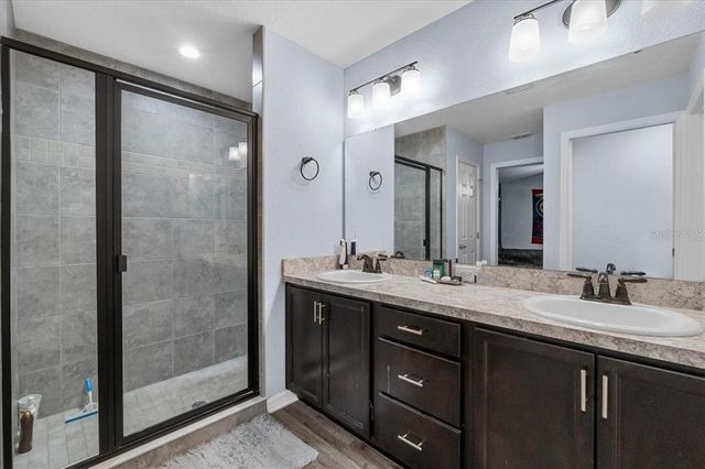 910 BLUE TIDE LANE, Lakeland, FL 33809
