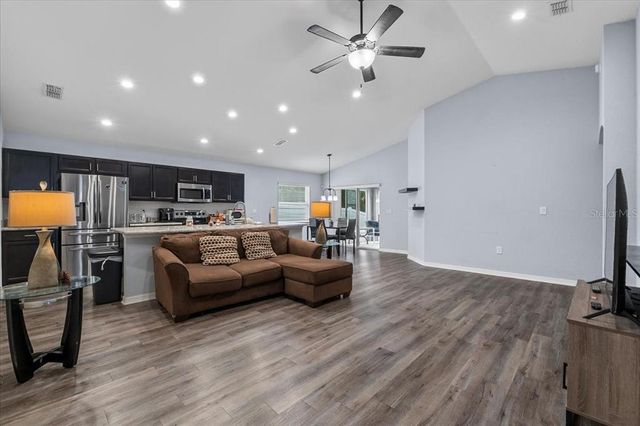 910 BLUE TIDE LANE, Lakeland, FL 33809