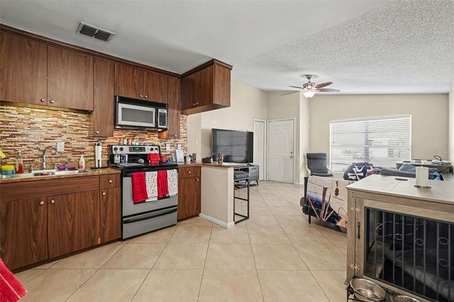 412 W IDLEWILD AVENUE, Tampa, FL 33604