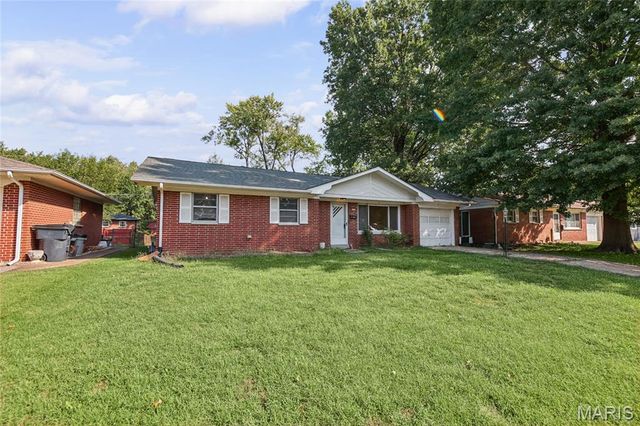 4103 S Park Drive, Belleville, IL 62226