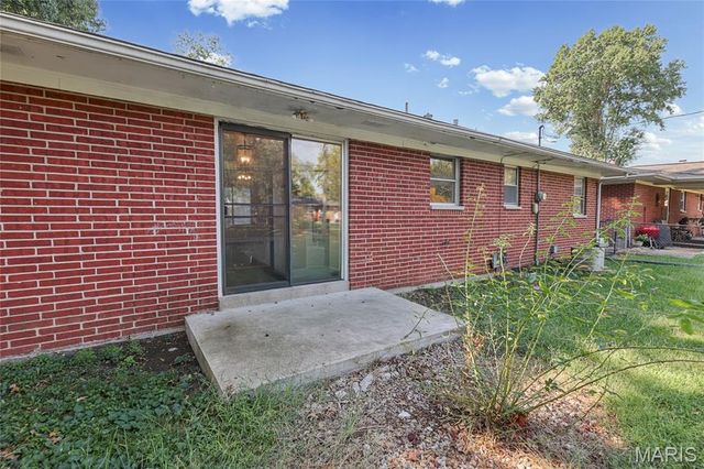 4103 S Park Drive, Belleville, IL 62226