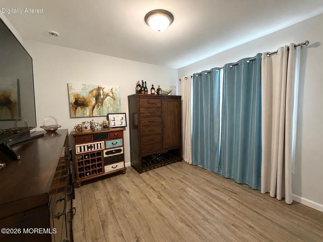10 Pine Tree Road, Toms River, NJ 08753