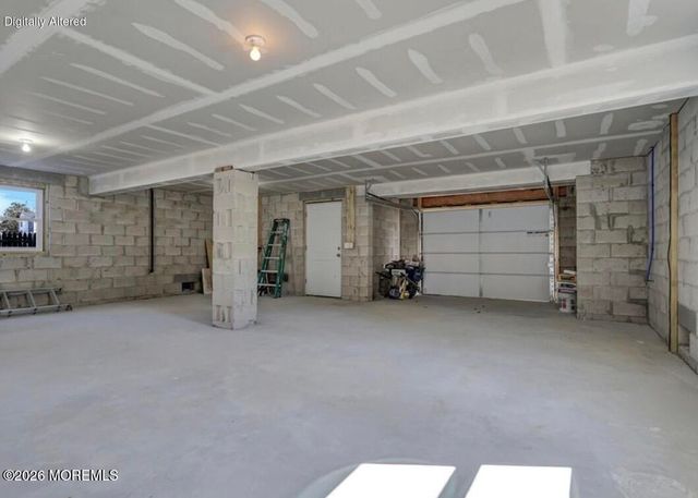10 Pine Tree Road, Toms River, NJ 08753